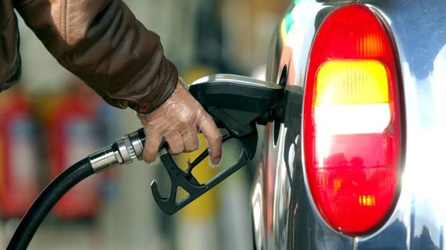 کاهش ۱۸ تا ۲۰ درصدی مصرف بنزین در خوزستان   